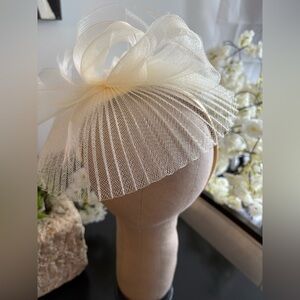 Elegant Cream Fascinator